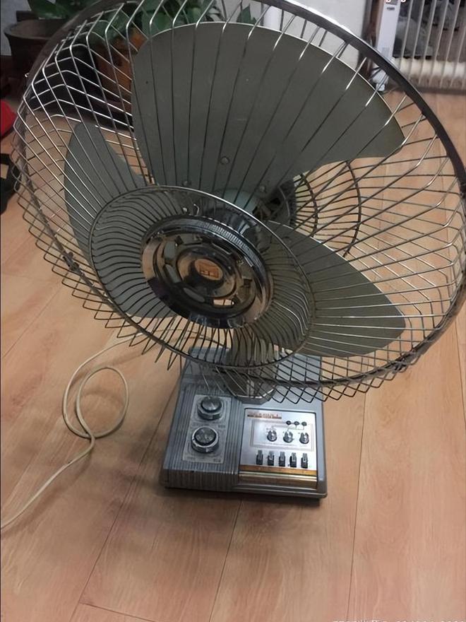 电器品牌 1燕舞收录机 2万燕 VCD凯发k8娱乐登录中国已消失的十个家用(图2)